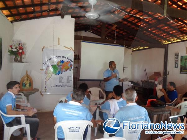 Grupo do Terço dos Homens se reúne para retiro de formação.(Imagem:FlorianoNews)