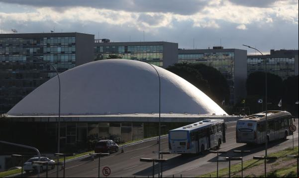 Senado pode votar mudança na concessão de transporte interestadual.(Imagem:Marcello Casal JrAgência Brasil)