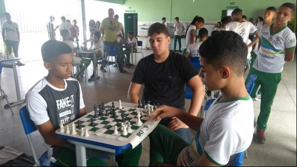 Unidade Escolar Bucar Neto realiza campeonato