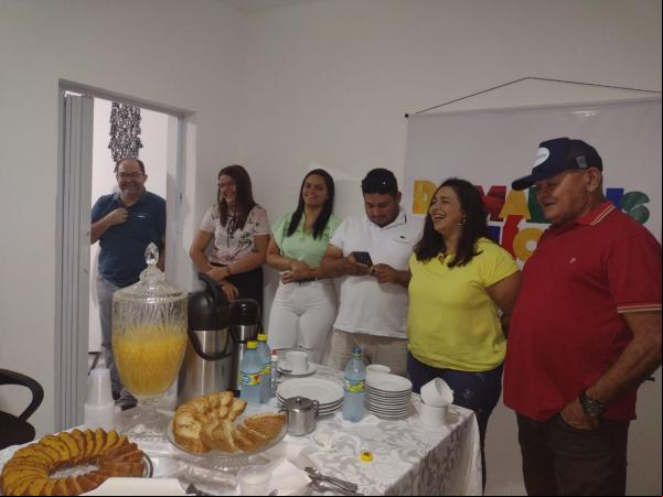 Coletiva de imprensa no gabinete do deputado Dr. Marcus Vinícius destaca valorização da comunicação em Floriano. (Imagem:FlorianoNews)