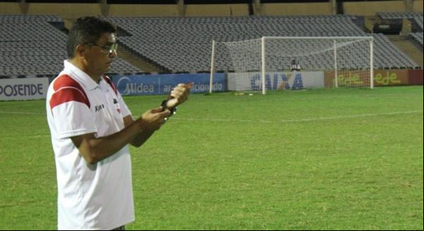 Flávio Araújo ite que time está em dívida após dois empates.(Imagem:Antônio Fontes /GloboEsporte.com)