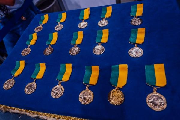 Governador entrega medalhas a produtores rurais e libera mais de R$ 450 mil para 41 famílias.(Imagem:Divulgação)