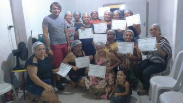 Curso de bolo é encerrado no bairro Caixa Dágua.(Imagem:FlorianoNews)