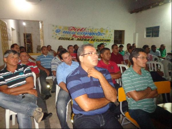 Pais são homenageados pela Escola Mega de Floriano.(Imagem:FlorianoNews)