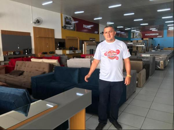 Genilson Silva, gerente da Loja Vamol em Floriano.(Imagem:FlorianoNews)