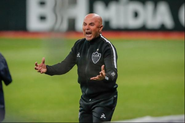 Após Thiago Neves, Jorge Sampaoli cobra diretoria por salários em dia do elenco do Atlético-MG(Imagem:Reprodução)