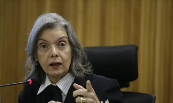 Presidente do TSE, ministra Cármen Lúcia, pede investigação e julgamento de ações sobre tema.(Imagem:FERNANDO FRAZÃO/AGÊNCIA BRASIL)