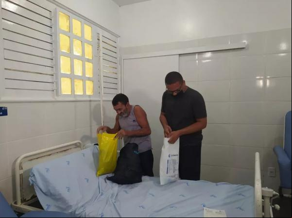 O vendedor Rafael Bruno Vaz esteve no hospital São Carlos Borromeo, no bairro Pedra Mole, Zona Leste de Teresina, para acompanhar um tio, portador de Diabetes Tipo I.(Imagem:Ilanna Serena/g1 )