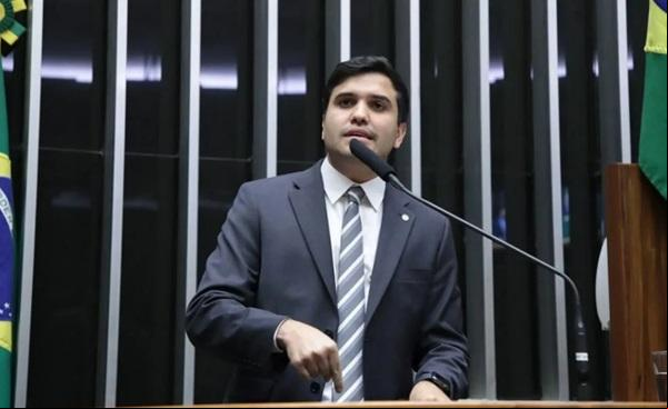 Relator do projeto trocou o termo