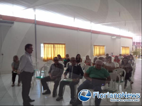 Congresso escolas privadas.(Imagem:FlorianoNews)
