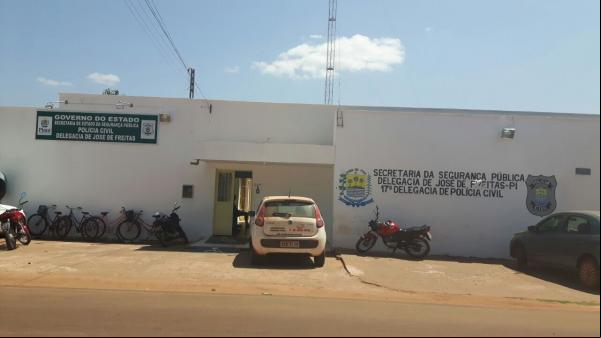Suspeitos estão presos na delegacida de José de Freitas.(Imagem:Jarbas Lima/Polícia Civil)
