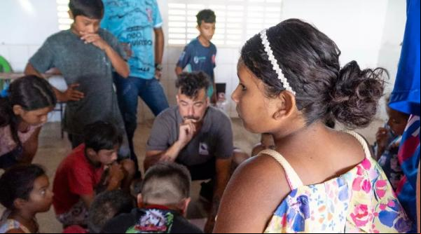 Casal que percorre o país em motorhome e quer reformar escola no litoral do Piauí.(Imagem:Arquivo Pessoal )