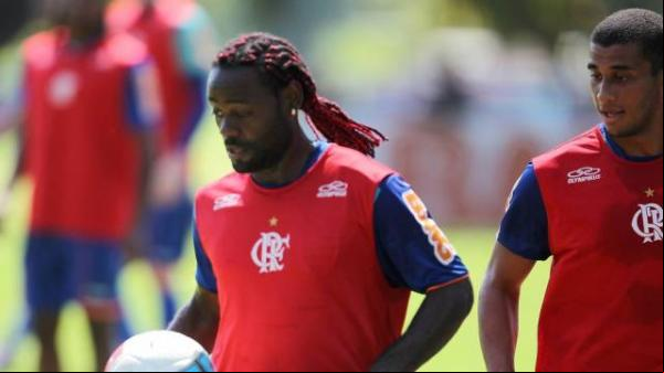 Vagner Love usará a camisa 17 na Copa Libertadores.(Imagem:Jorge William / O Globo)