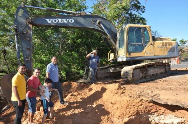 Atendido requerimento de Joel Rodrigues referente à construção do bueiro na PI 140 em Floriano.(Imagem:ASCOM)