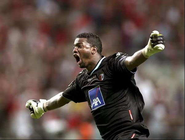 Felipe comemora a vitória do Braga sobre o Sevilla, pela Champions de 2010/11.(Imagem: EFE)