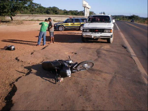 Colisão frontal deixou uma pessoa morta e outra ferida.(Imagem:Ascom/PRF)
