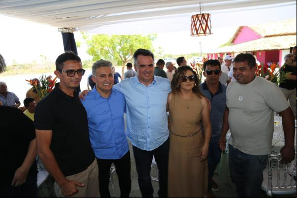 Ciro se reúne com prefeitos e lideranças em almoço promovido pelo deputado Fábio Xavier(Imagem:Ascom)