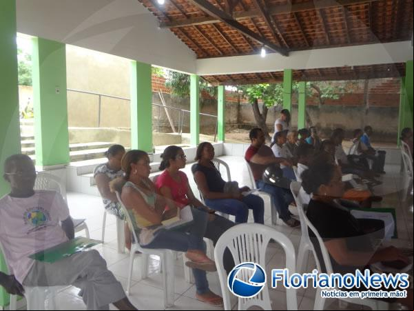 Paroquianos de Nazaré do Piauí participam de Assembleia de Pastoral. (Imagem:FlorianoNews)