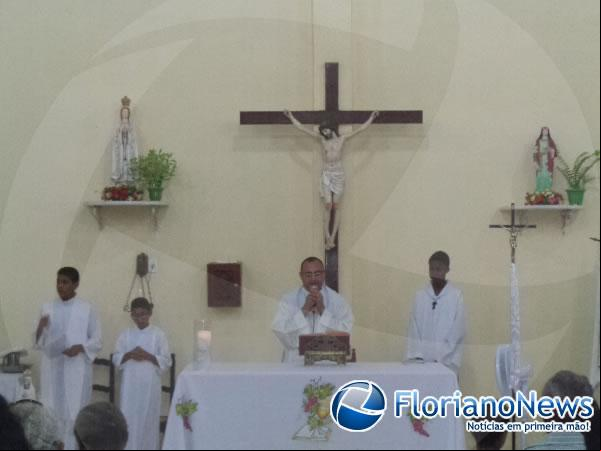 Devotos participam da procissão de Nossa Senhora de Fátima em Floriano.(Imagem:FlorianoNews)