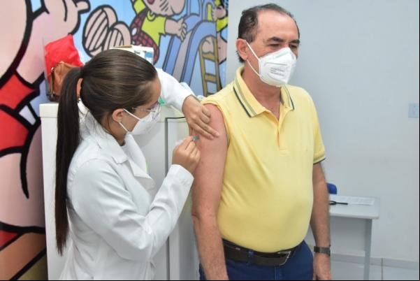 Floriano inicia vacinação de idosos de 64 anos contra Covid-19(Imagem:SECOM)
