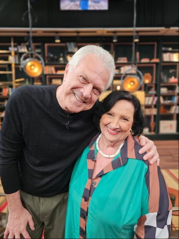 Pedro Bial e Déa Lúcia no