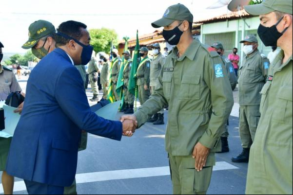 Prefeito Joel participa de solenidade de formação de novos sargentos(Imagem:SECOM)