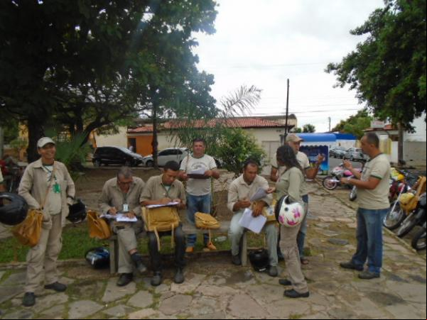 Agentes realizam mutirão contra o Aedes aegypti no bairro Caixa dágua.(Imagem:FlorianoNews)