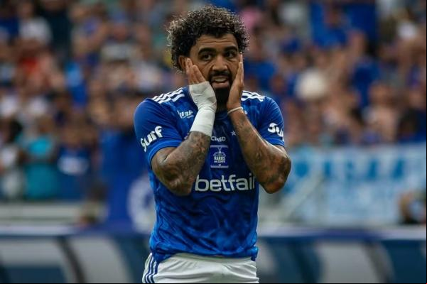 Gabigol é expulso no clássico Cruzeiro x Atlético-MG.(Imagem:Fernando Moreno/AGIF)