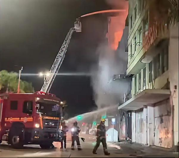 Pelas redes sociais, bombeiros informam que fogo foi controlado.(Imagem:Frame: CBMRS)