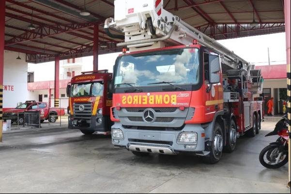 Viaturas do Corpo de Bombeiros Militar do Estado do Piauí, em Teresina.(Imagem:Lucas Marreiros/G1)