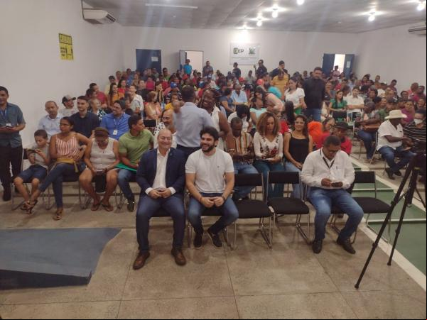Mais de 300 Títulos de Propriedades são entregues em solenidade para famílias da zona rural de Floriano.(Imagem:FlorianoNews)
