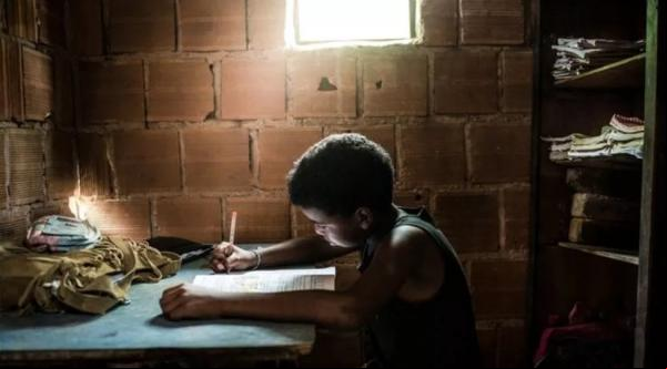 Reduzir desigualdade entre cidades é um dos desafios na área da educação no Piauí, diz especialista.(Imagem:IGOR ALECSANDER/GETTY IMAGES)