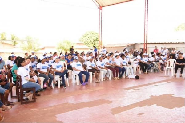APAE de Floriano é contemplada com Kit Multimídia.(Imagem:SECOM)