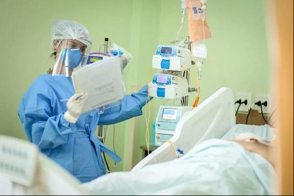 Unidades de terapia intensiva tiveram um leve crescimento na taxa de ocupação.(Imagem:CCOM)