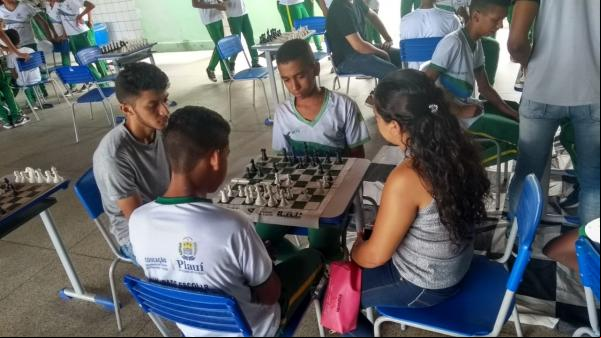 Unidade Escolar Bucar Neto realiza campeonato
