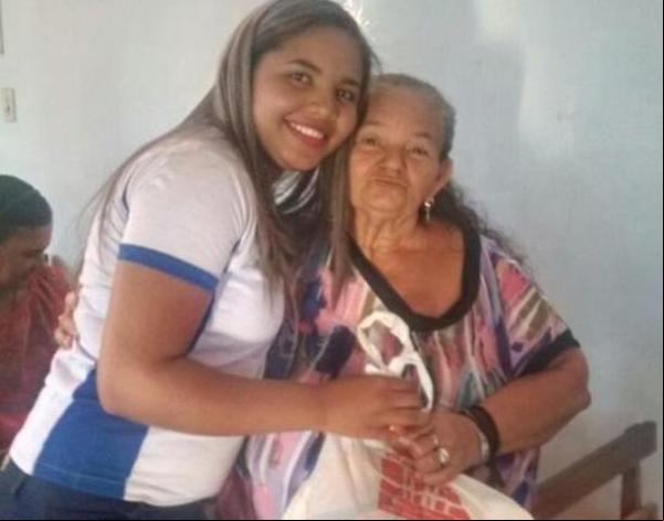 Estudantes realizam distribuição de cestas básicas na Vila Vicentina.(Imagem:FlorianoNews)