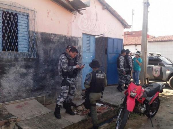Casa funcionava como um ponto de venda de drogas em Teresina.(Imagem:Gerson Piaulino/Clube)