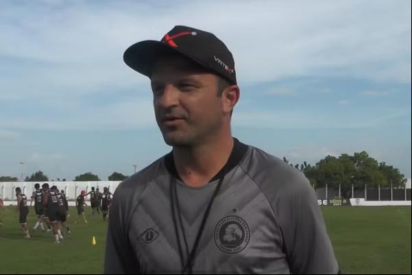 Fernando Agostini, técnico do Corisabbá.(Imagem:Nova TV Floriano)