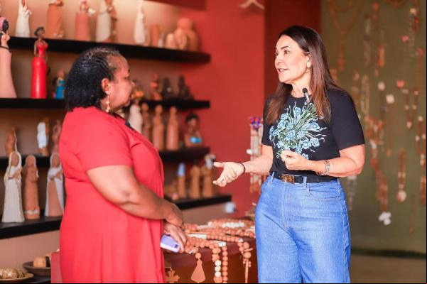 Margarete Coelho visita Polo Cerâmico do Poty Velho em Teresina ao lado de autoridades e representantes do Sebrae.(Imagem:Divulgação)