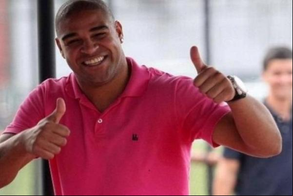 Adriano Imperador ite planos de voltar aos gramados em 2018.(Imagem:Reprodução)