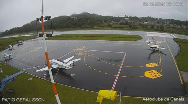 Momento da decolagem do avião no aeroporto de Canela(Imagem:Reprodução)