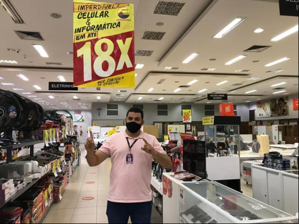Chefe do setor de móveis e eletros, Bezerra(Imagem:FlorianoNews)
