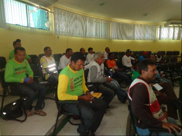  SUTRAN reuniu mototaxistas para discutir benefícios previdenciários.(Imagem:FlorianoNews)
