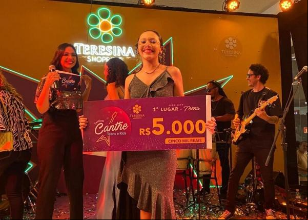 A estudante Yasmin Mourão do Ceti Pinheiro Machado, foi a vencedora na categoria