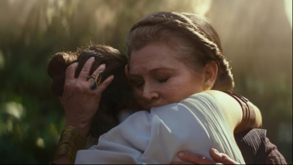 Daisy Ridley e Carrie Fisher em cena de