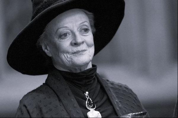 Conhecida por ter interpretado Minerva McGonagall, em Harry Potter, Maggie Smith morreu nesta sexta-feira (27/9), aos 89 anos.(Imagem:Reprodução/Instagram)