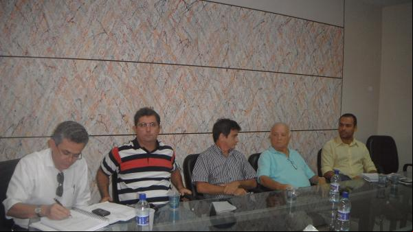 Prefeito de Floriano apresenta planilha de custos para a realização da 43ª Feira Agropecuária.(Imagem:FlorianoNews)