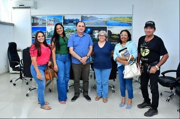 Prefeito Antônio Reis discute parceria com a APAE de Floriano em comemoração aos 50 anos da instituição.(Imagem:Reprodução/Instagram)