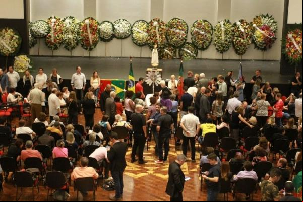 Corpo do cantor português de 67 anos, que morreu no domingo (15), está sendo velado na Casa de Portugal, no bairro da Liberdade.(Imagem:Amauri Nehn/Brazil News)