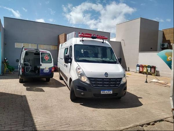Ravena, tia da menina, sofreu uma fratura numa das pernas e foi encaminhada para o Hospital Regional de Picos.(Imagem:Antônio Rocha/TV Clube)